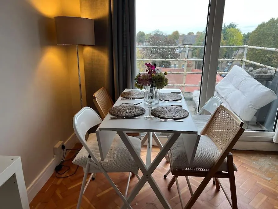 Richmond-On-Thames, London, Luxery Apparment With Balcony Apartment Richmond